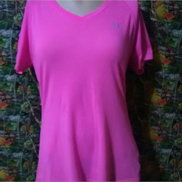 Pink Under Armour T shirt, size M - Picture 1 of 8